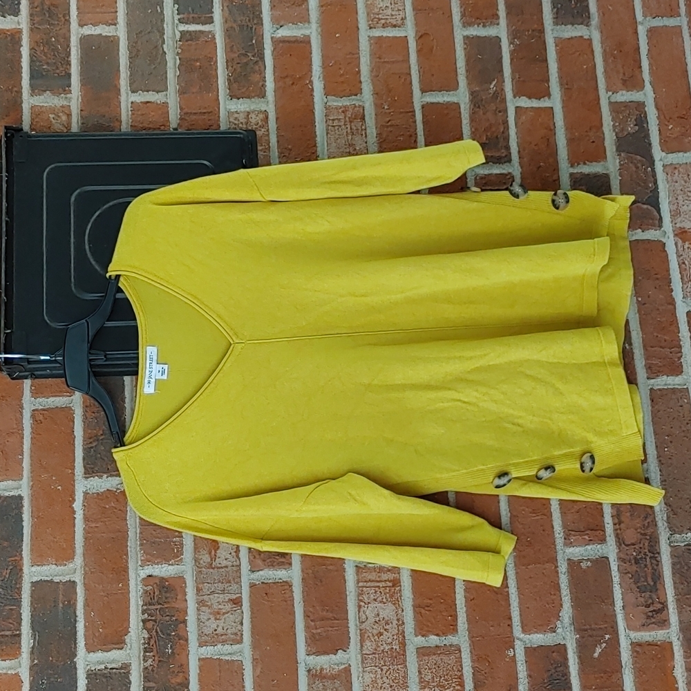 99 Jane Street Sweater Size M